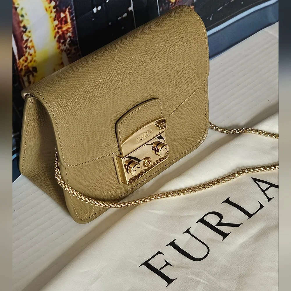 Furla Olive Green Metropolis Crossbody Bag Includes Dust Bag EUC - Picture 6 of 9
